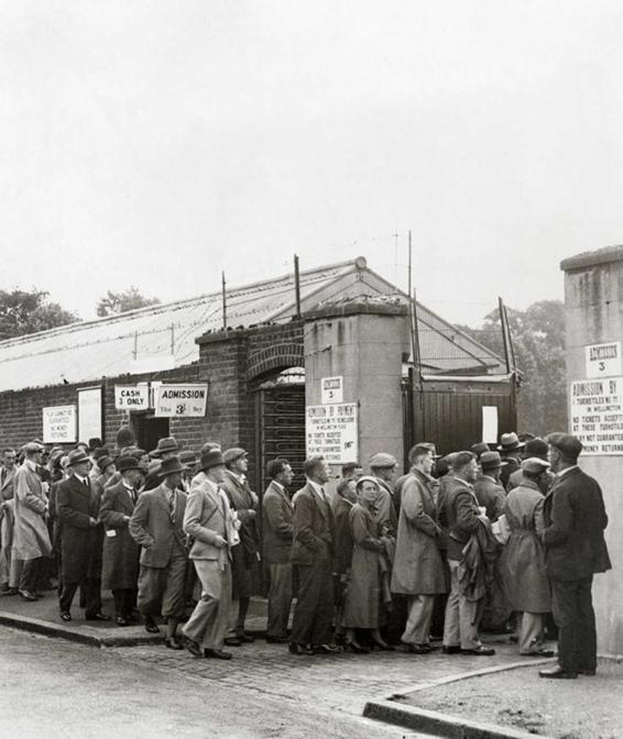 Crowds queue up for the second Ashes Test at Lords It didnt take long Out they - photo 5