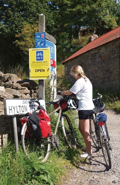 The start of the off-road route across Stanhope Common just opposite the - photo 12