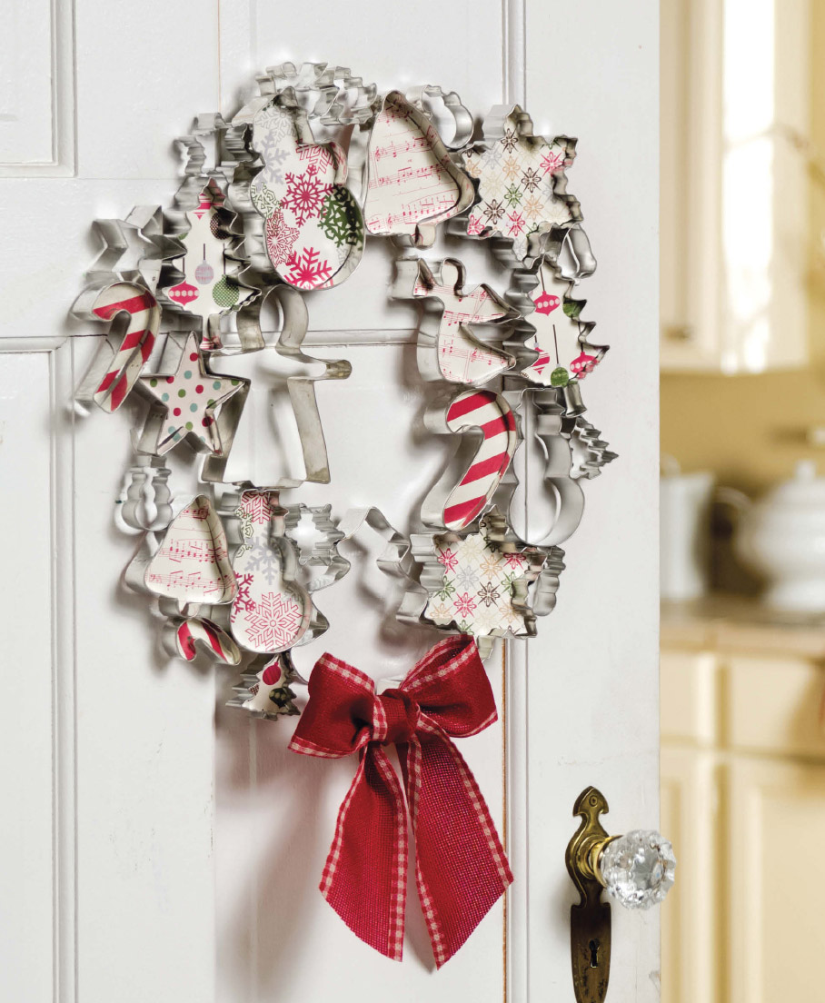 Assemble a whimsical cookie-cutter wreath to sweeten your holiday decorating - photo 7