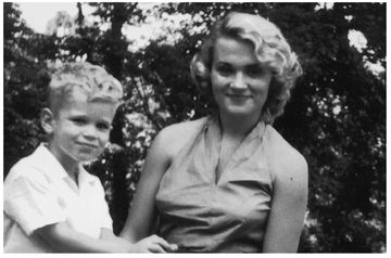 John Battaglia in 1962 with his mother Julia who killed herself ten years - photo 1