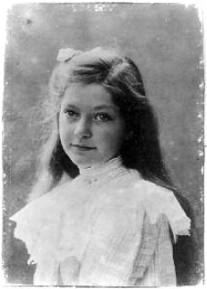 Elma Gordon Cumming as a child in Scotland in 1899 I have made of my life a - photo 5