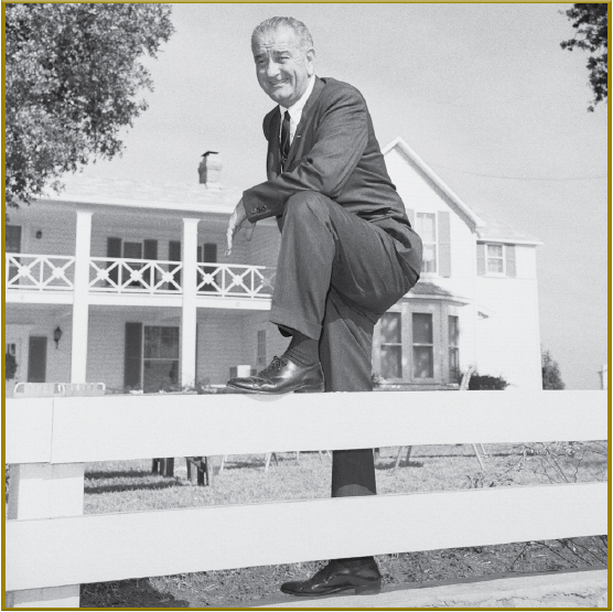 Lyndon Johnson speaks with reporters outside the LBJ Ranch in Johnson City - photo 5