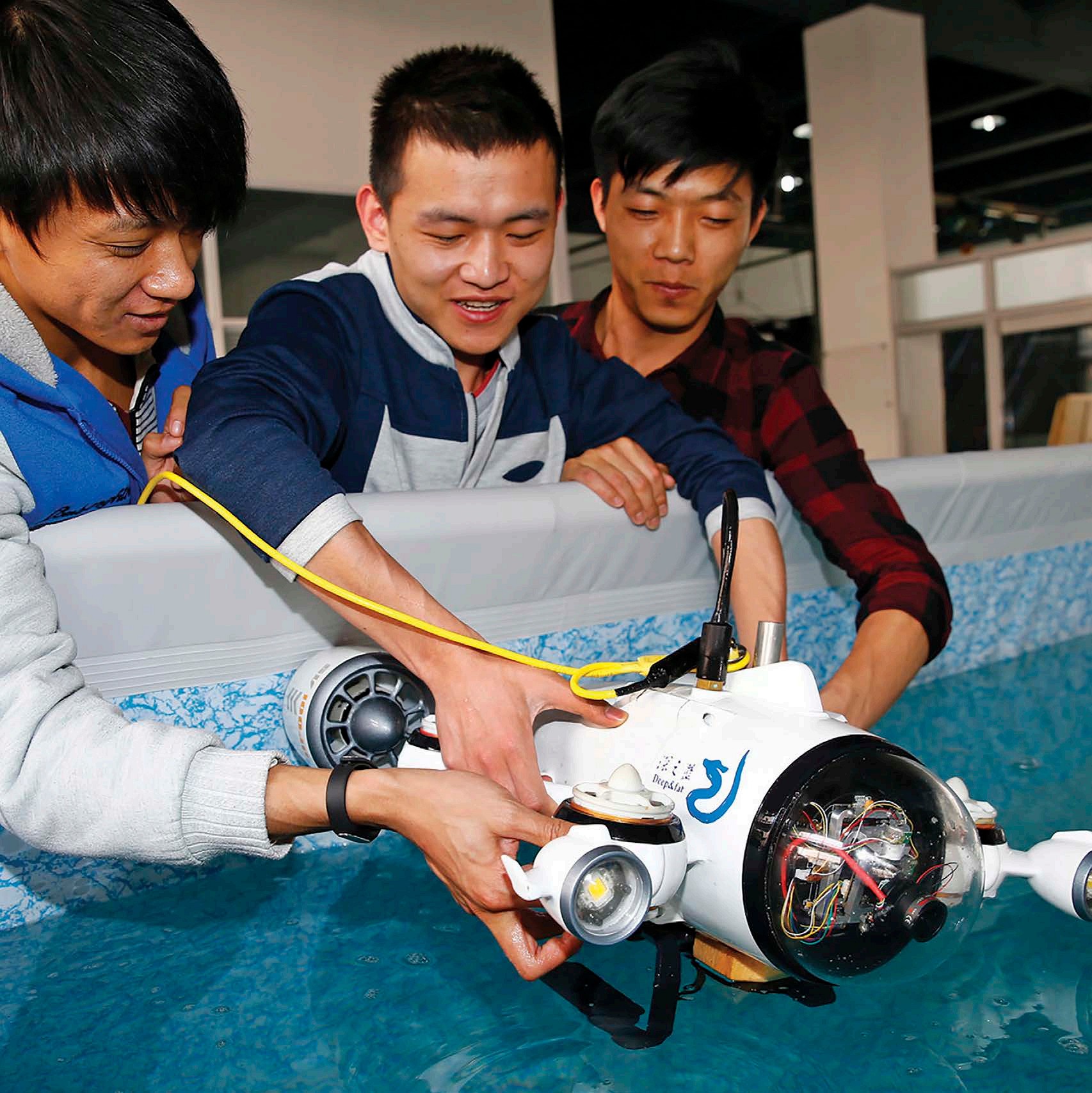 While most drones fly through the air underwater drones are becoming more - photo 4