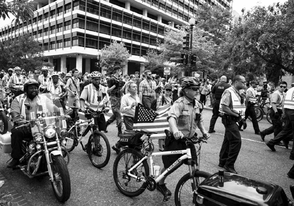 White supremacists march toward Lafayette Square for the Unite the Right rally - photo 3