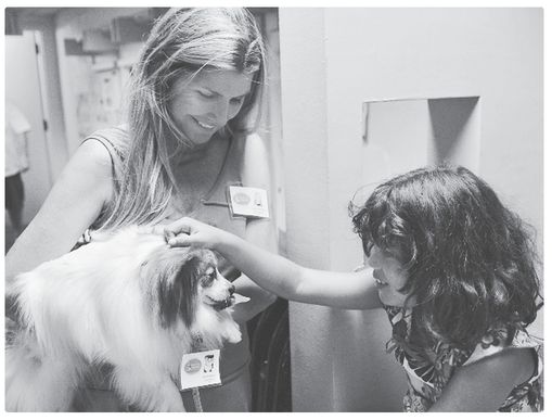 Rachel McPherson and Good Dog Fidel visiting with Alice at Gildas Club in - photo 3