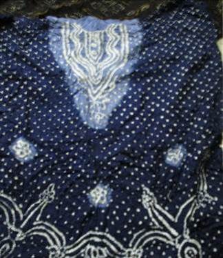 You can see the neck in a different colordesign and the border of the shirt - photo 3