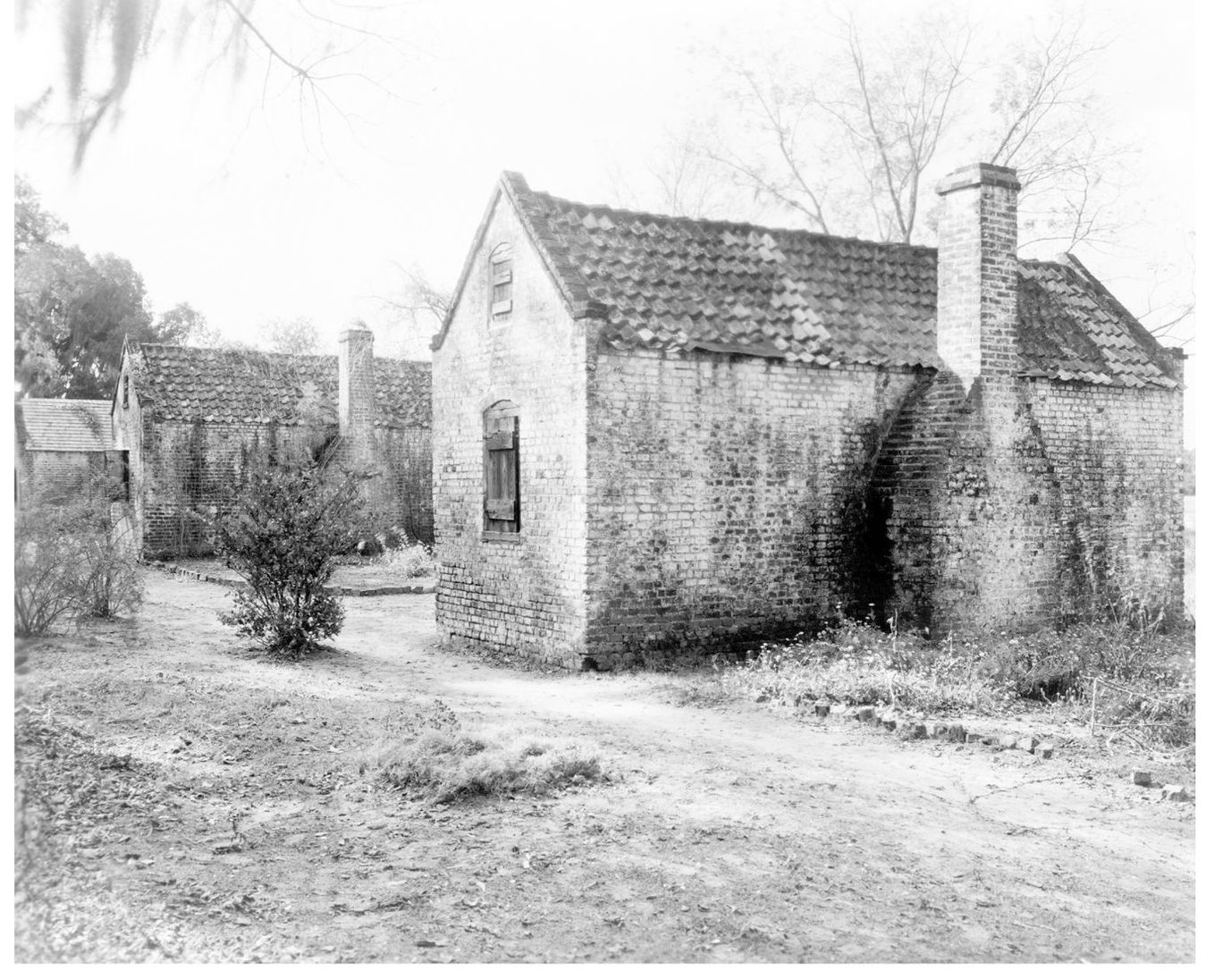 The Slave Street cabins at Boone Hall in Mt Pleasant South Carolina were - photo 5