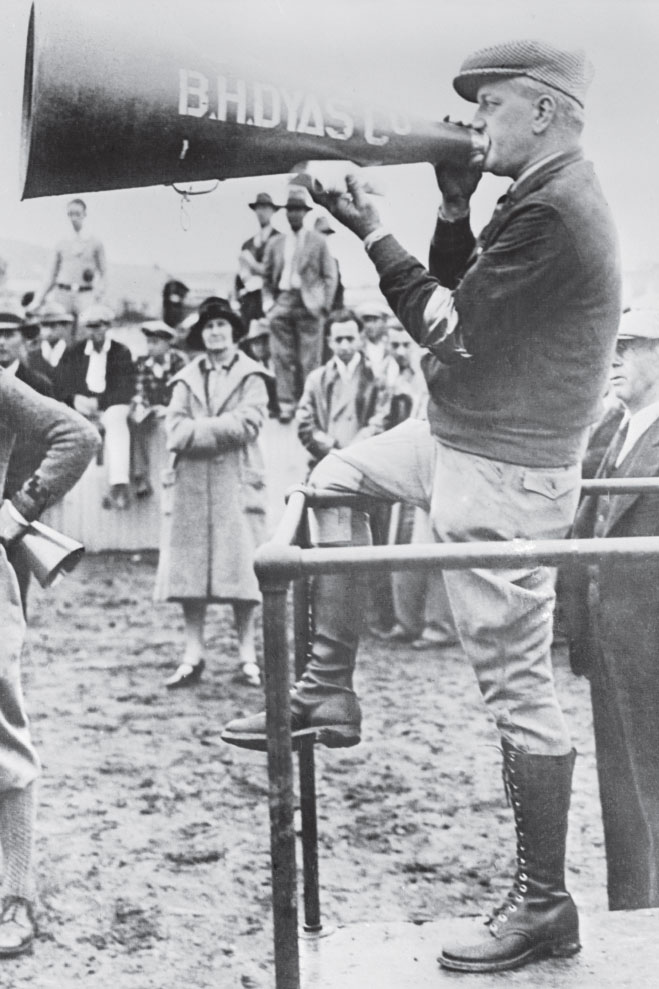 Director General C C Pyle gives commands from the sidelines START Boom - photo 3