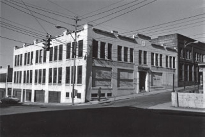 Kelso offices from 1989 to 2009 Lexington and Walnut Streets circa 197677 - photo 4