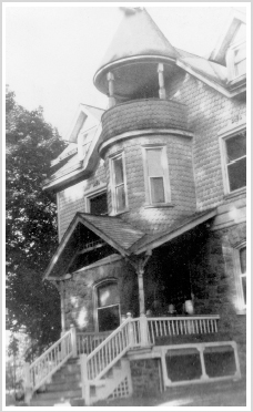 The Coffin House about 1925 So Im wearing my footsteps into this floor One - photo 4