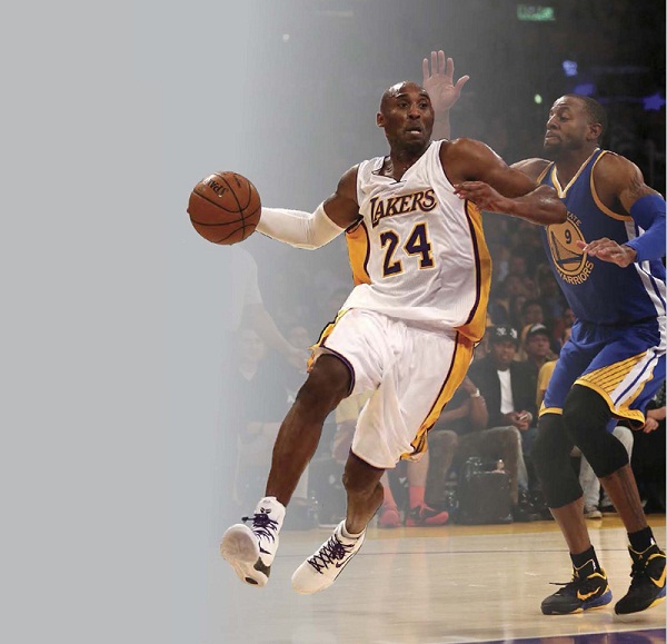 Kobe Bryant left drives against Andre Iguodala of the Golden State Warriors - photo 3