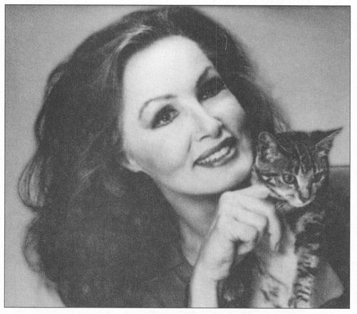 Julie Newmar with one of her favorite cats While in Romania I requested a - photo 3