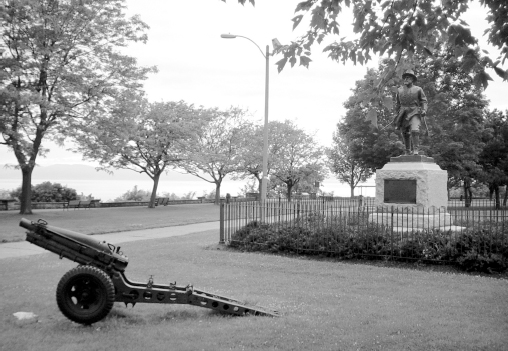 Battery Park Burlingtons scenic overlook Photo by Roger Lewis Consider - photo 2