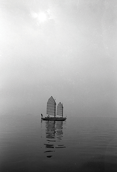 Bill Kings radical Galway Blazer II leaving Plymouth on 24 August 1968 - photo 15