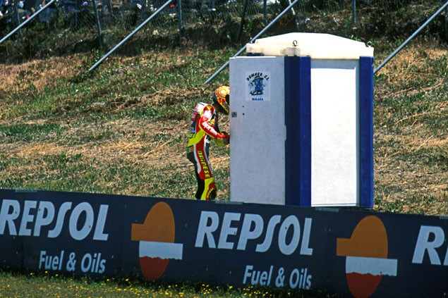 Valentino Rossi celebrates victory withurinate at Jerez 1999 Another - photo 4