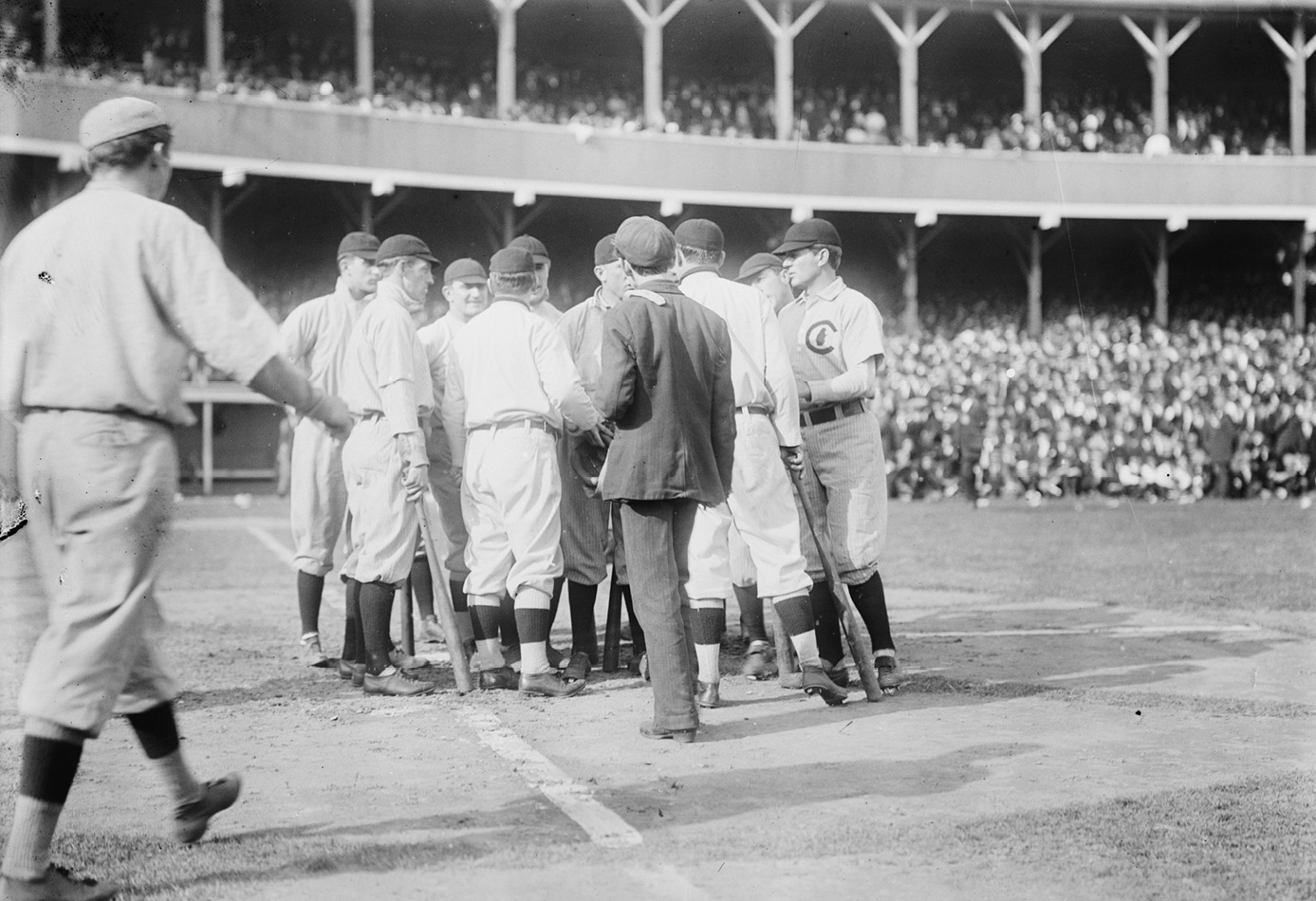 In 1908 an infamous baserunning error by Giants first baseman Fred Merkle led - photo 2