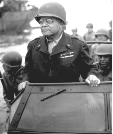 Brigadier General Benjamin O Davis Sr the first African American flag - photo 12