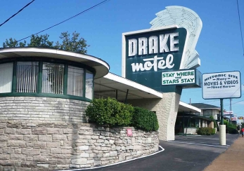 T HE DRAKE INN 420 Murfreesboro Pike Nashville 615-256-7770 - photo 19