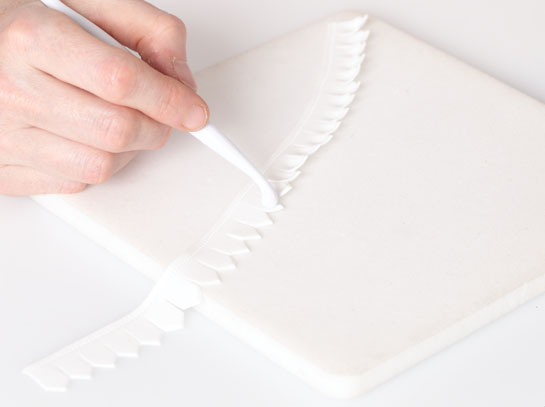 TIP Cover any cut flower petalgum paste that you are not using with cling - photo 4