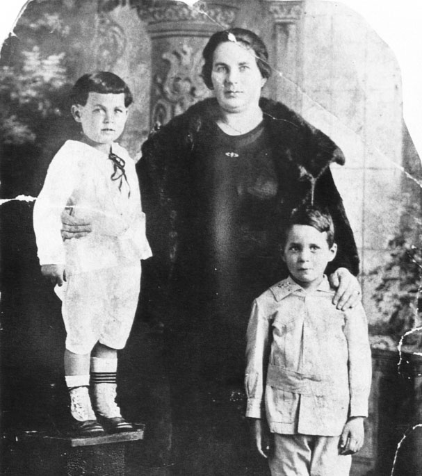 Theresa Friedman with sons Allen left and Jack circa 1926 A Murray Hill - photo 6