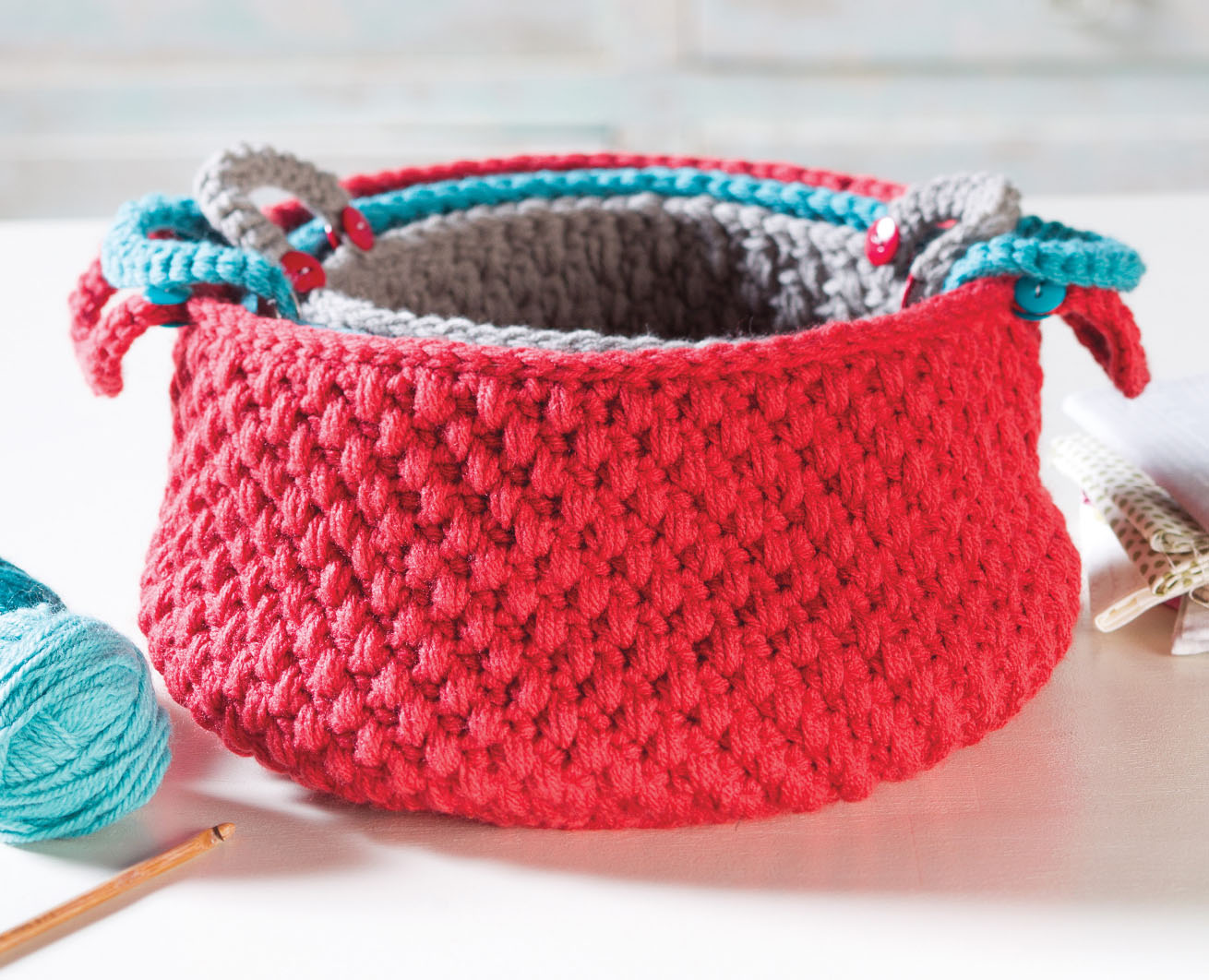 Use up your yarn stash to make some practical and pretty baskets that will help - photo 2