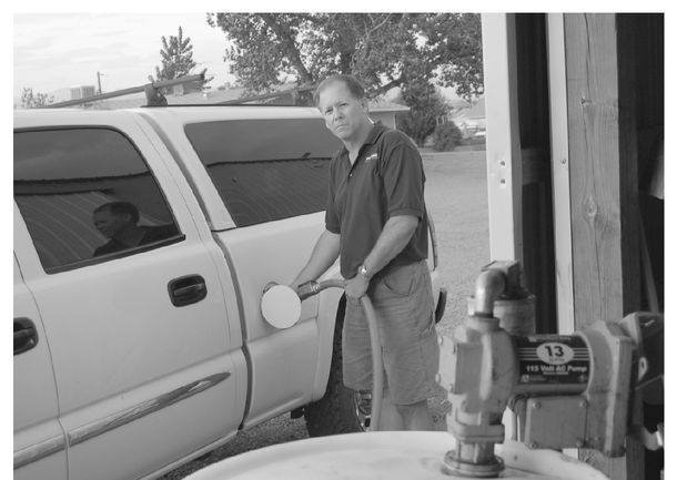 AUTHOR FILLING UP WITH BIODIESEL Although my first batch of biodiesel came out - photo 4
