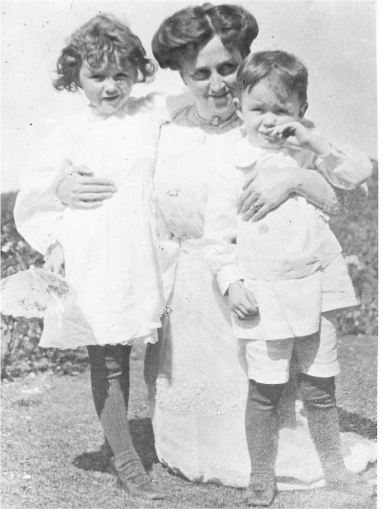 Mother Rat with Betty and Esmond c1910 Ilia far left with her sisters - photo 5