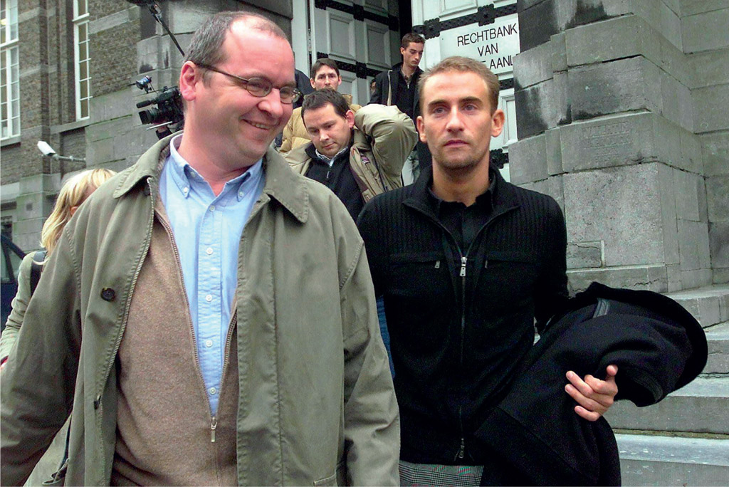 Outside the court in Dendermonde with manager Paul De Geyter after another - photo 22