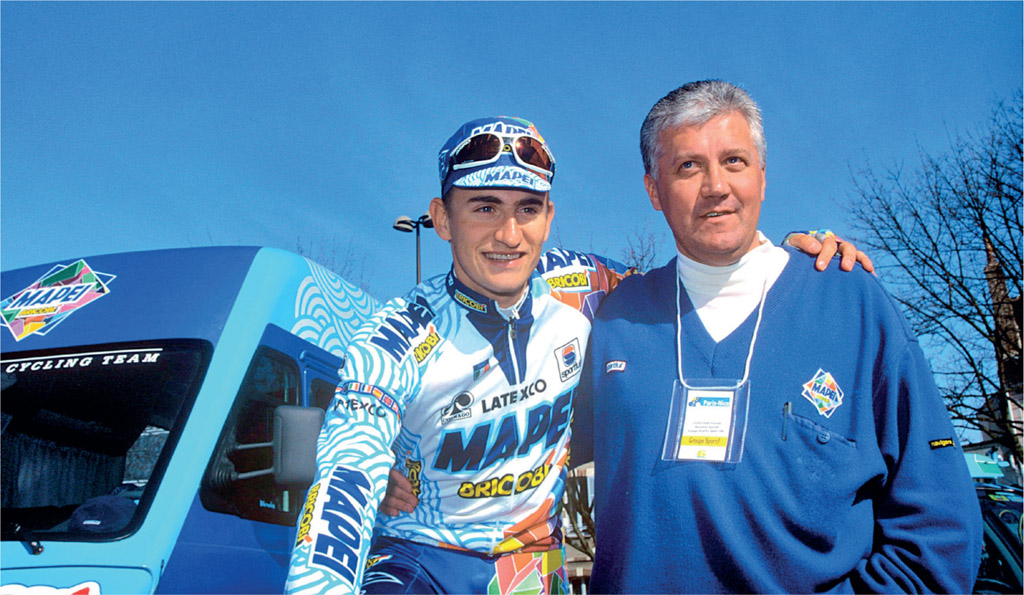 Frank with Patrick Lefevere the manager who oversaw many illustrious wins at - photo 9