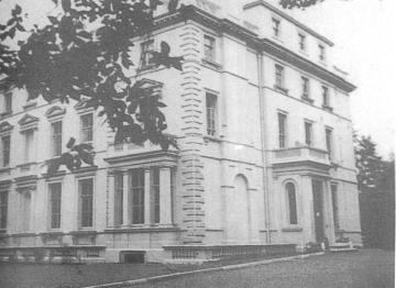 The London Cage was a cream-coloured Georgian building at No8 Kensington - photo 5