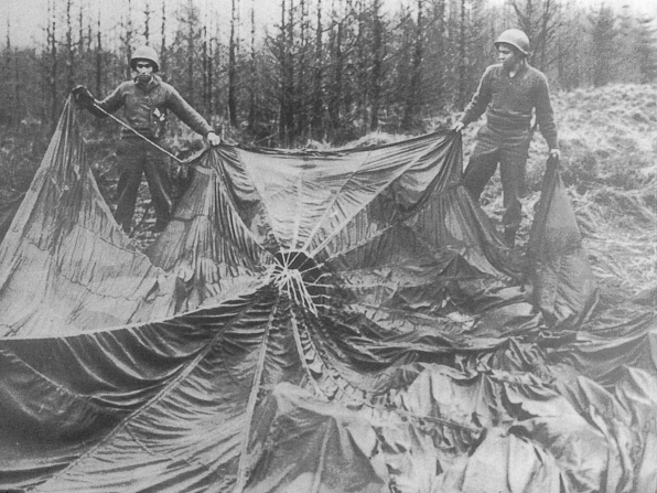 Soldiers of the Big Red One find an abandoned parachute near Mont Rigi - photo 6