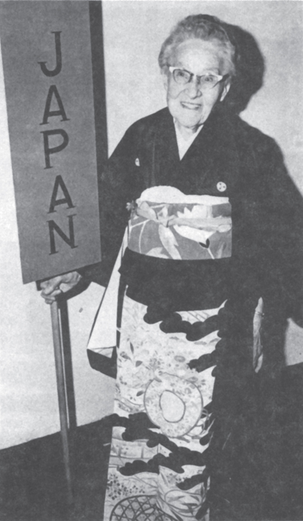 Miss Mabel Francis Anne Dievendorf and Mabel Francis leave the Hiroshima - photo 4