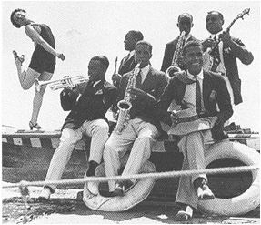 Hutchinsons Royal Six visiting the Lido Venice 1926 Edwina Mountbatten on - photo 5