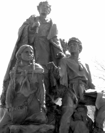 The Lewis and Clark statue at Clarks Point atop Quality Hill in downtown Kansas - photo 5