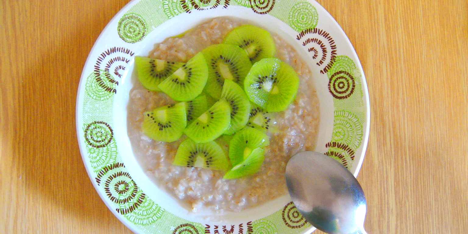 Ready in 10 minutes For 1 serving 50 g oatmeal 300 ml water 2 pinches - photo 7