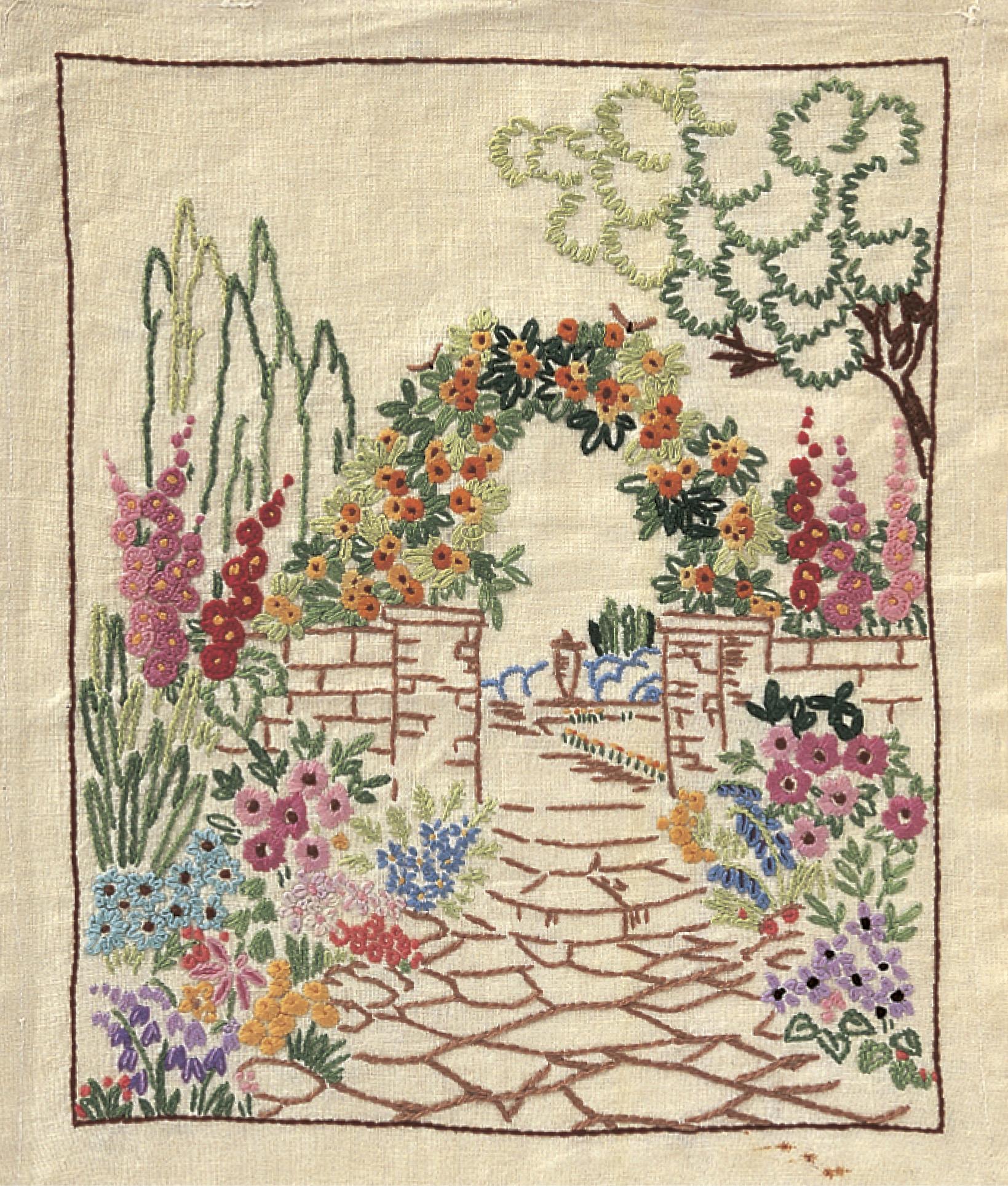 Country garden This characteristic transfer design from the 1930s features - photo 6