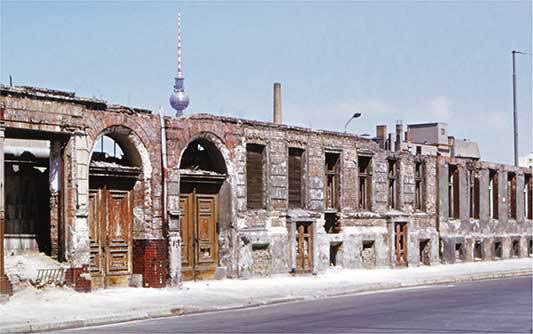 The Berlin Wall was a continuation of the IGB within the city of Berlin It was - photo 9