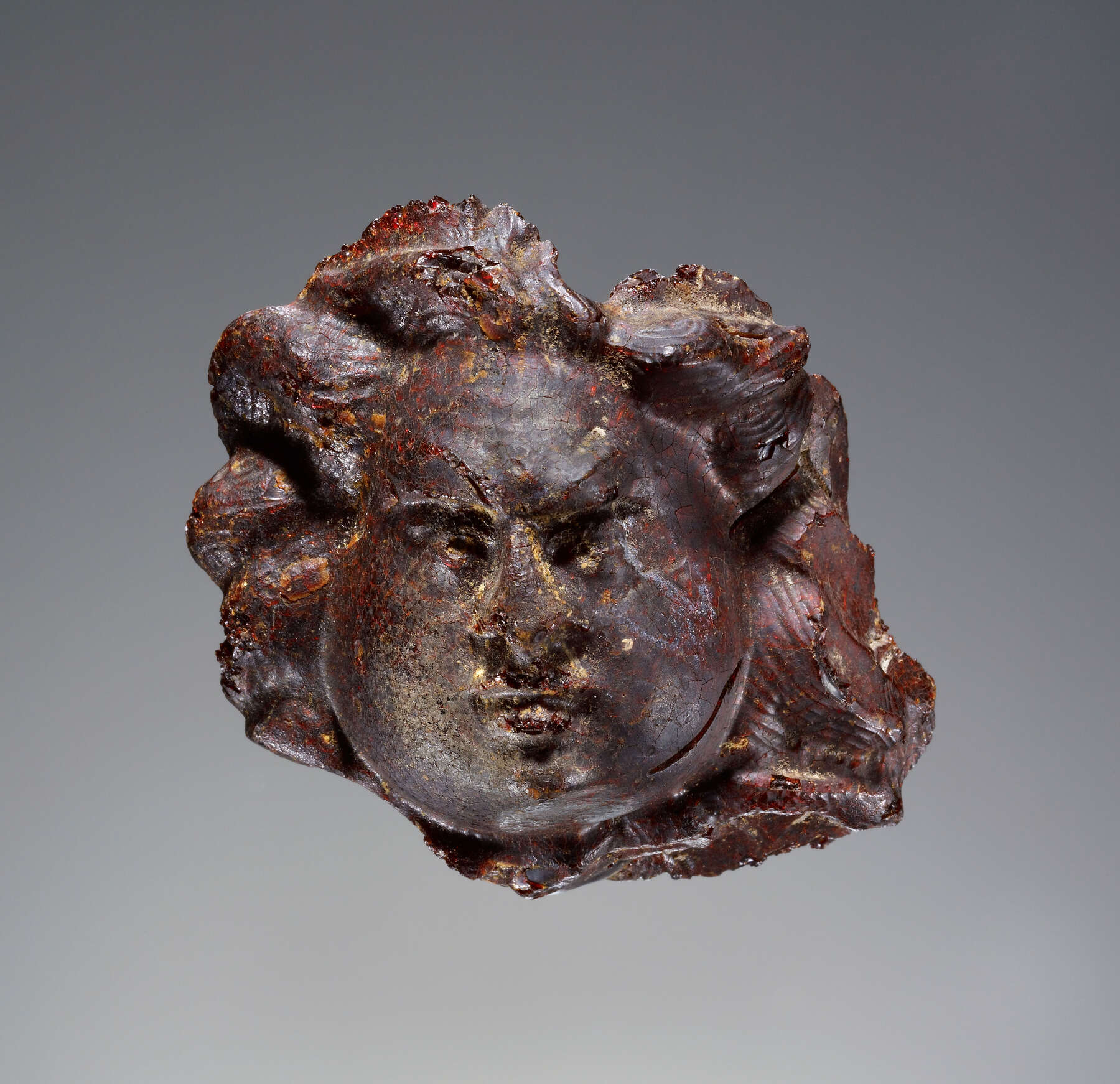 Head of Medusa Roman 1st2nd century AD Amber H 58 cm 210 in W 58 - photo 4