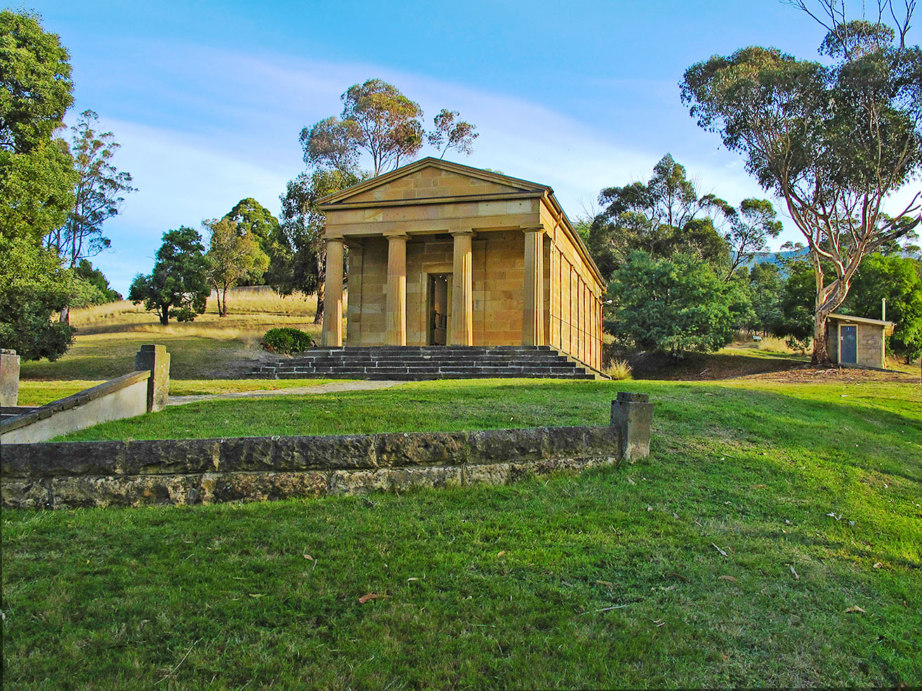 VINTAGE IMAGEALAMY STOCK PHOTO Hobart Top Experiences A real Hobart must - photo 8