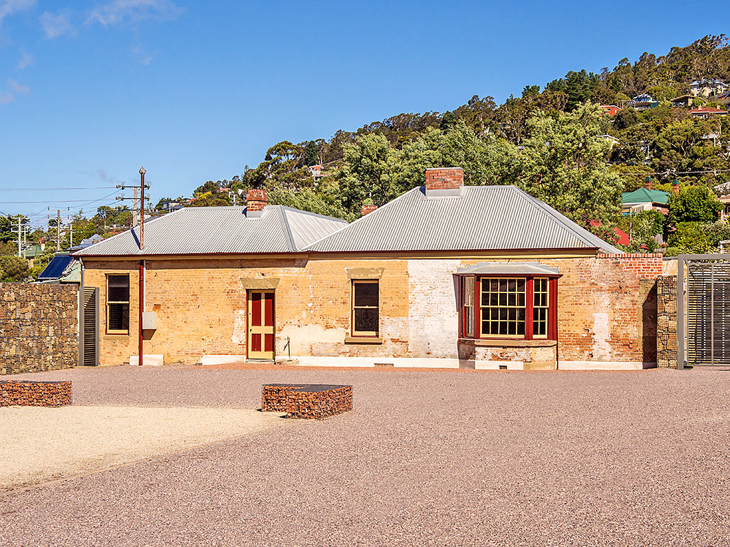 SUE BURTON PHOTOGRAPHYSHUTTERSTOCK Hobart Top Experiences Extensive - photo 10