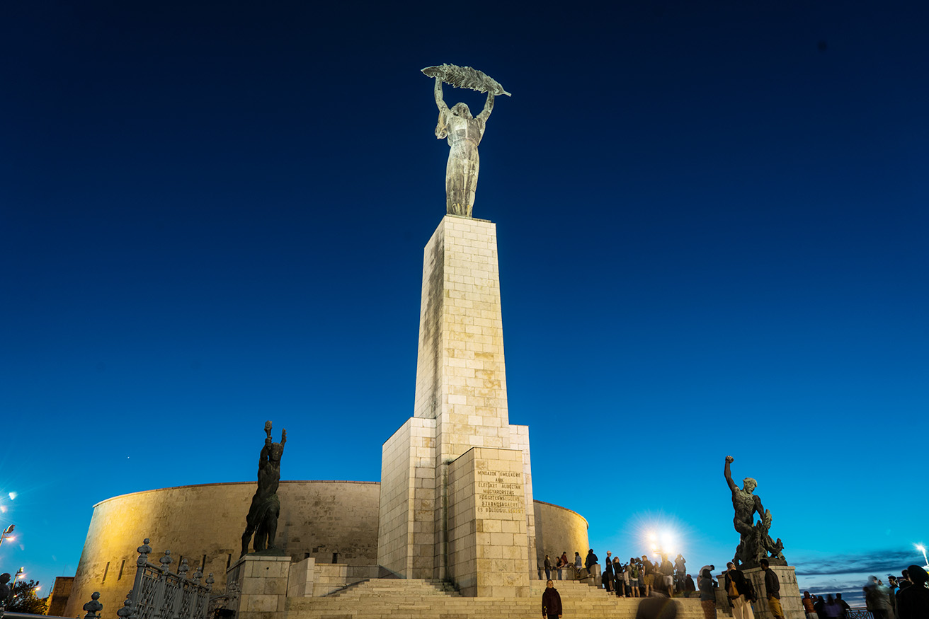 SERGIO DELLE VEDOVE SHUTTERSTOCK Budapest Top Experiences ESTEA - photo 11