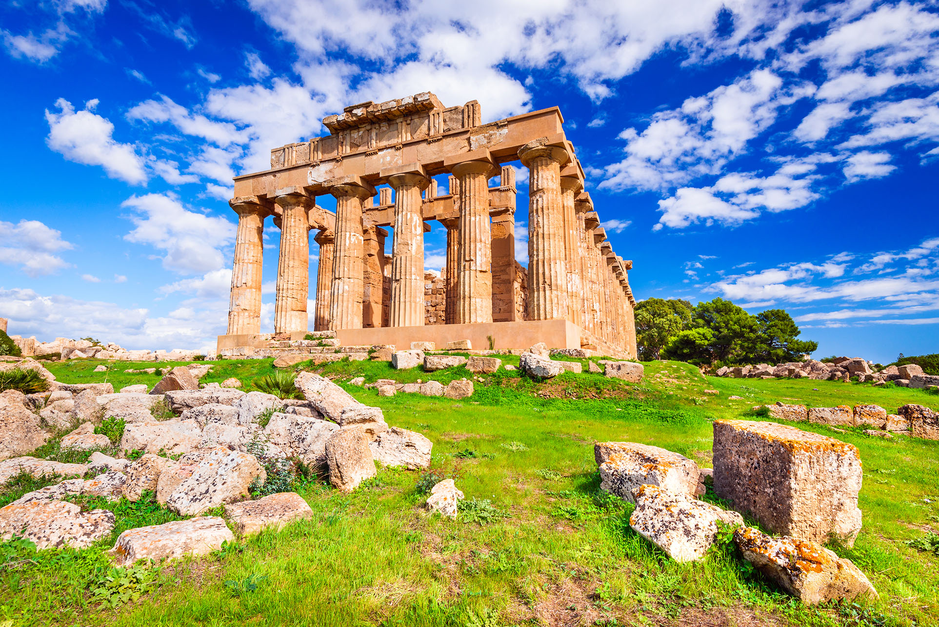 Valley of the Temples CGE2010SHUTTERSTOCK Syracuse Negotiate the - photo 12