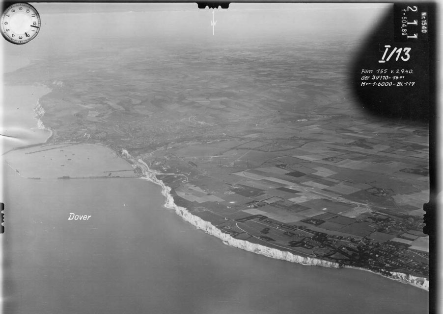 FRONTISPIECE Guarding the cliffs of England a corporal from the Home Guard on - photo 4