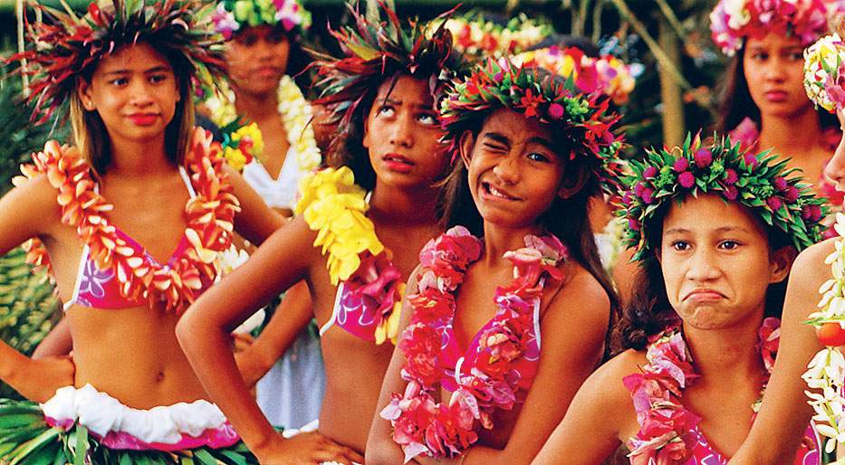 Girls set to perform a traditional dance on Tahiti JEAN-BERNARD - photo 5