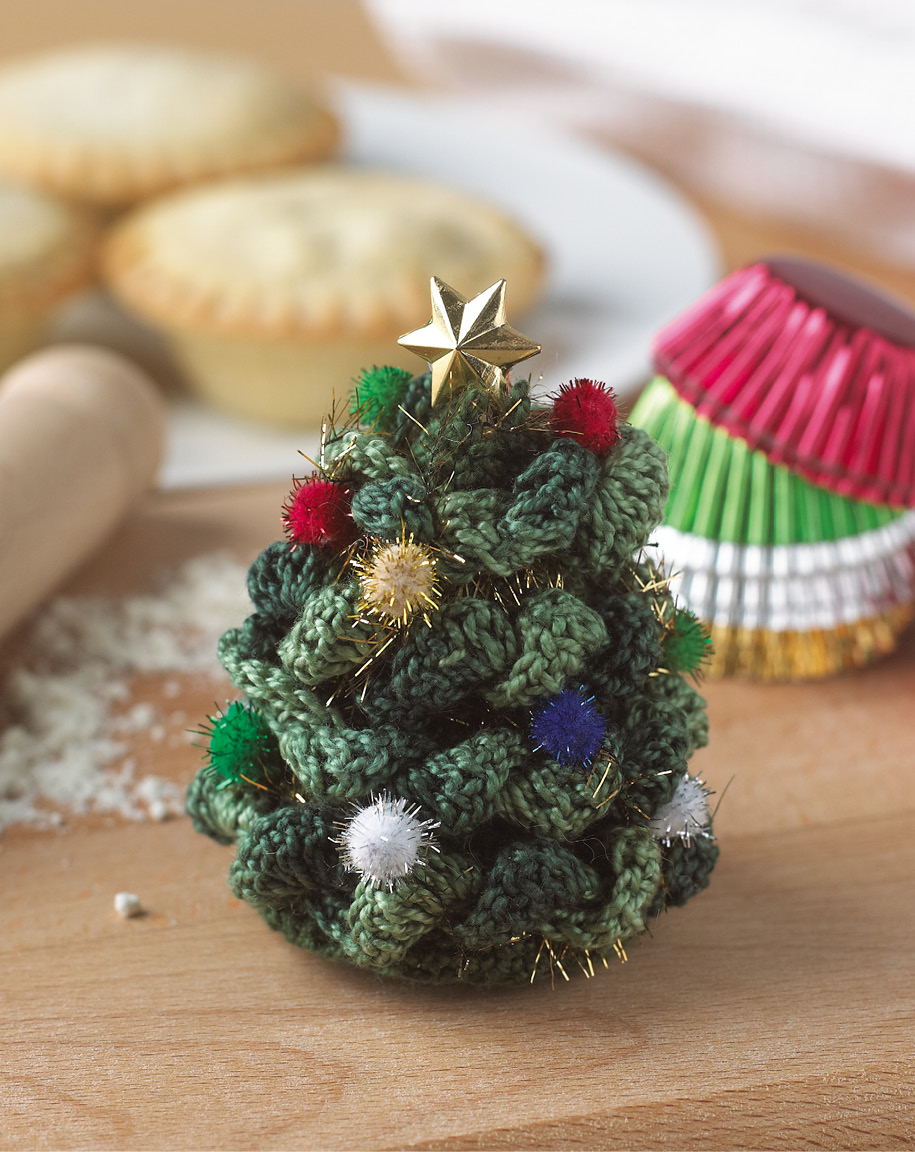 This magical little tree is perfect for adorning the Christmas dinner table - photo 9