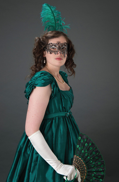 Alison in a green silk Regency style dress The long eighteenth century 1710 - photo 3