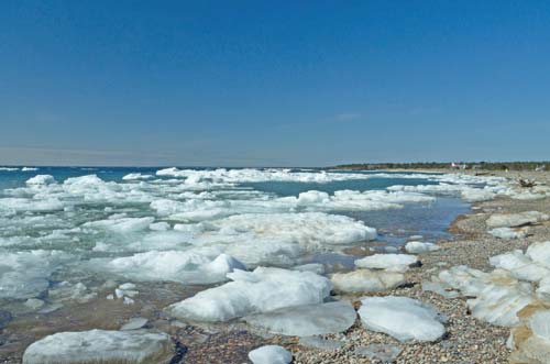 Whitefish Bay in winte the mining office at Lakenenland near Marquette - photo 9