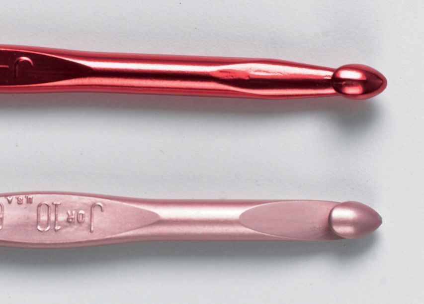 Tapered hook vs inline hook For crochet hooks there are two main categories in - photo 6