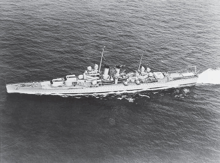 Wichita pictured in May 1940 clearly showing the hull design similarity to the - photo 4