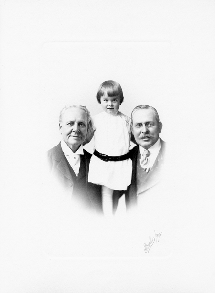 3 Three generations of Samuel Insulls taken in the early 1900s Photo Credit - photo 5